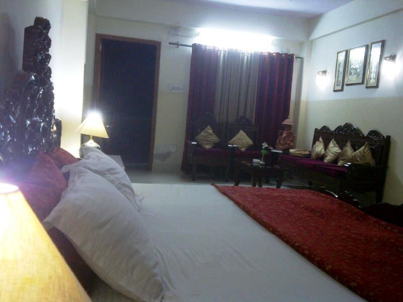 Aravali Clarks Inn Alwar Habitación foto